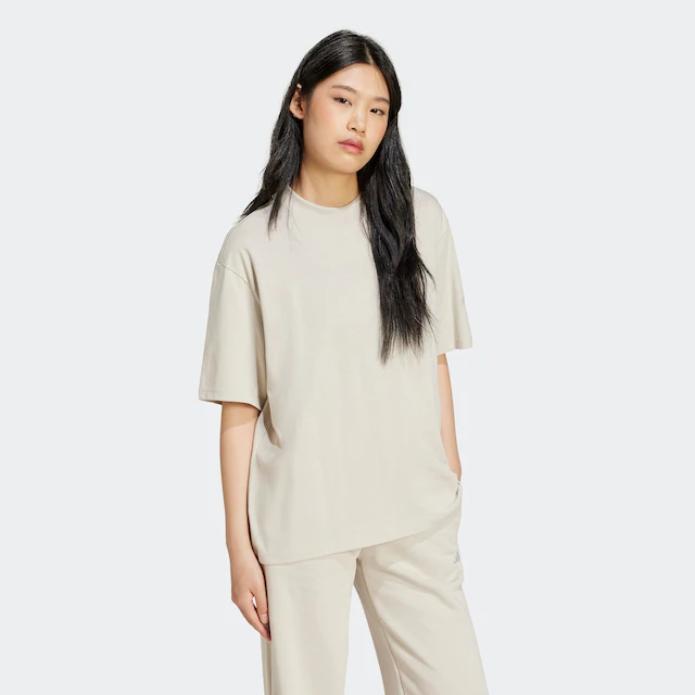 adidas Sportswear T-Shirt »ESSENTIALS CONTEMPORARY LOGO BOYFRIEND« für Erwachsene, mit Rundhalsausschnitt, ohne Verschluss, aus Baumwolle