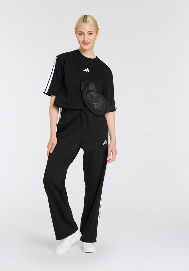 adidas Sportswear Sporthose »ESSENTIALS 3-STREIFEN OPEN-HEM FRENCH TERRY«
