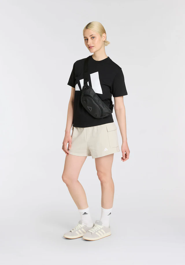 adidas Sportswear Shorts »ESSENTIALS SMALL LOGO FRENCH TERRY« lockere Passform, mit Kordelverschluss, aus weichem French Terry