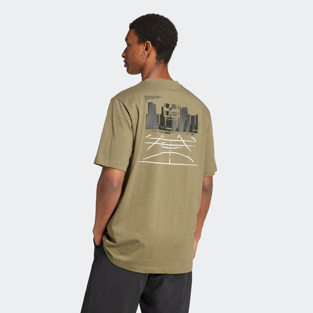 adidas Sportswear T-Shirt »CODES PHOTOREAL GRAPHIC« sportlicher Stil, ohne Verschluss, mit Rückenprint, aus Baumwolle