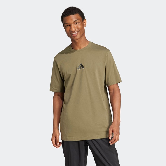 adidas Sportswear T-Shirt »CODES PHOTOREAL GRAPHIC« sportlicher Stil, ohne Verschluss, mit Rückenprint, aus Baumwolle