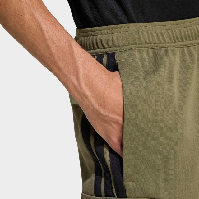 adidas Sportswear Shorts »TIRO« für Erwachsene, mit AEROREADY, aus Polyester, normale Weite