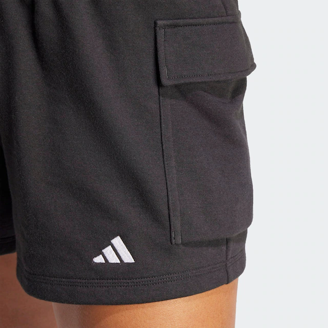 adidas Sportswear Shorts »ESSENTIALS SMALL LOGO FRENCH TERRY« lockere Passform, mit Kordelverschluss, aus weichem French Terry