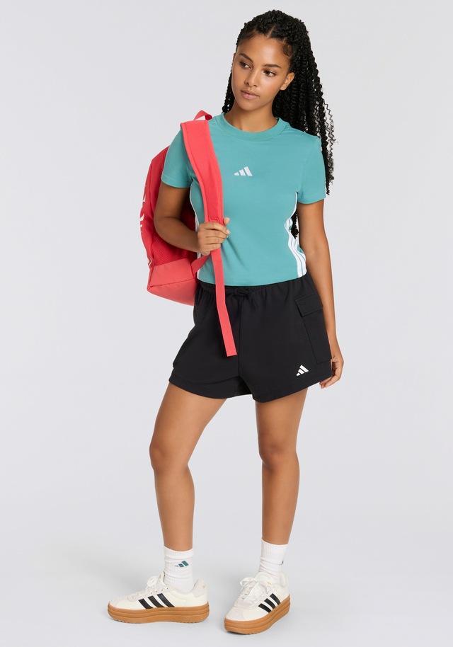 adidas Sportswear Shorts »ESSENTIALS SMALL LOGO FRENCH TERRY« lockere Passform, mit Kordelverschluss, aus weichem French Terry