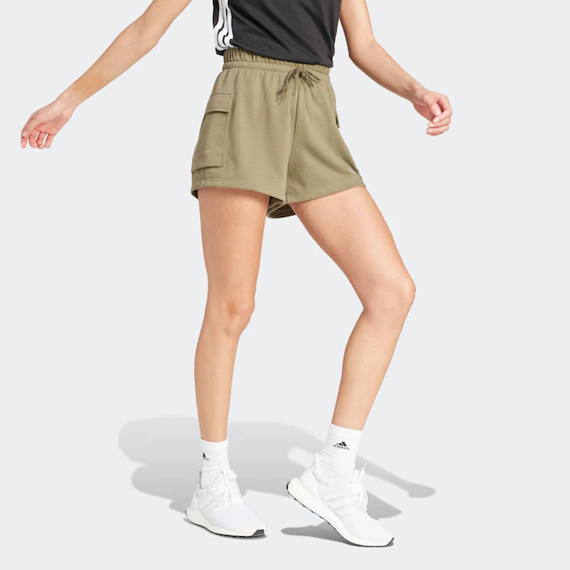 adidas Sportswear Shorts »ESSENTIALS SMALL LOGO FRENCH TERRY« lockere Passform, mit Kordelverschluss, aus weichem French Terry