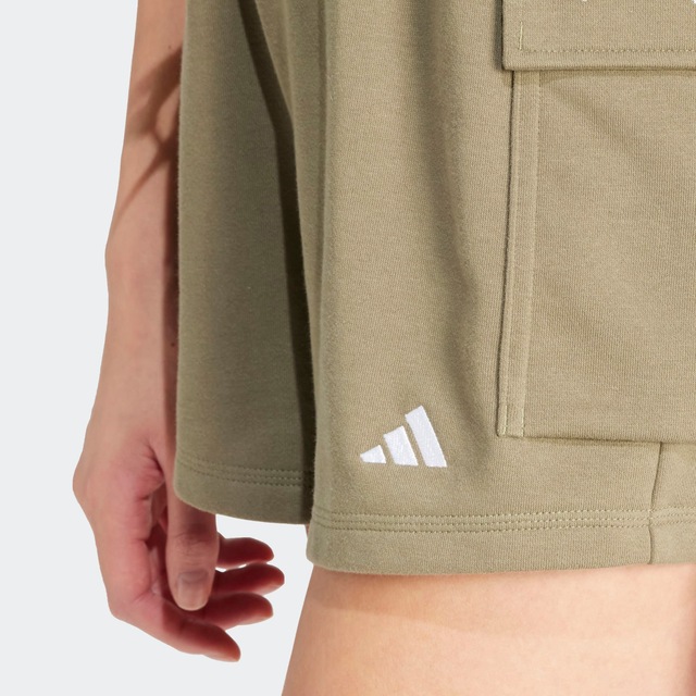 adidas Sportswear Shorts »ESSENTIALS SMALL LOGO FRENCH TERRY« lockere Passform, mit Kordelverschluss, aus weichem French Terry
