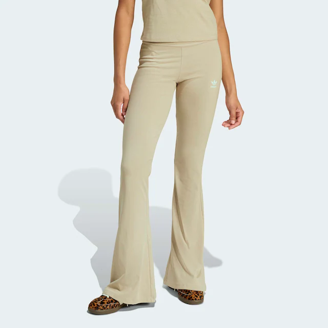 adidas Originals Leggings »ESSENTIALS RIB FLARED« mit ausgestelltem Bein, in Ripp-Optik, eng anliegende Passform
