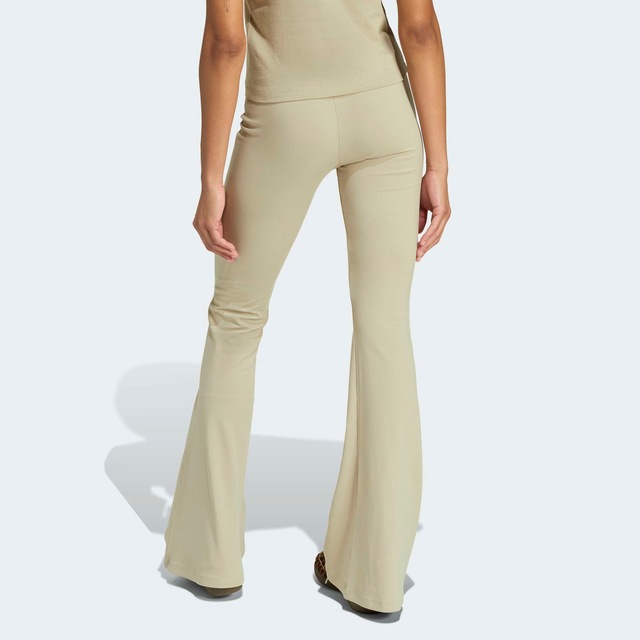adidas Originals Leggings »ESSENTIALS RIB FLARED« mit ausgestelltem Bein, in Ripp-Optik, eng anliegende Passform