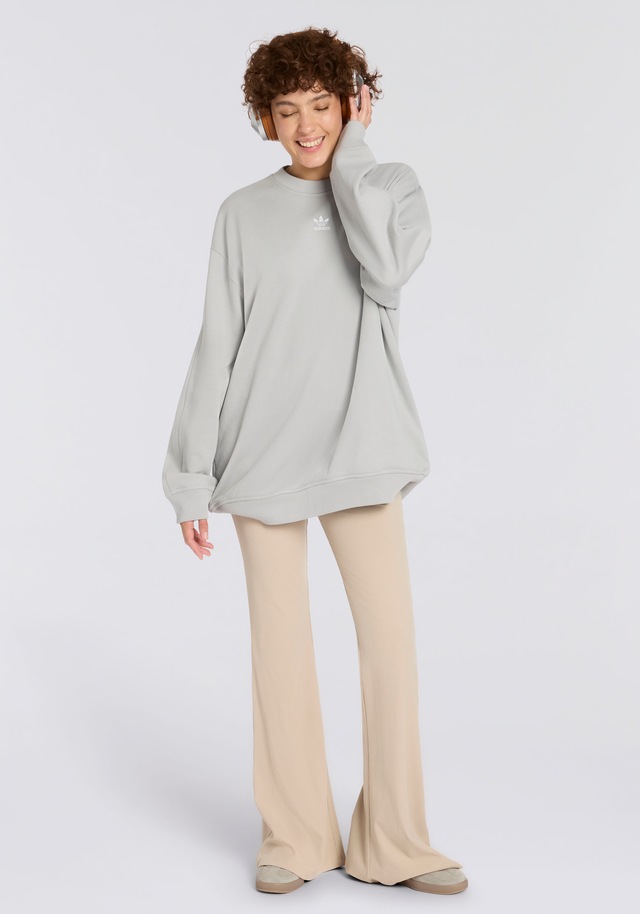 adidas Originals Leggings »ESSENTIALS RIB FLARED« mit ausgestelltem Bein, in Ripp-Optik, eng anliegende Passform