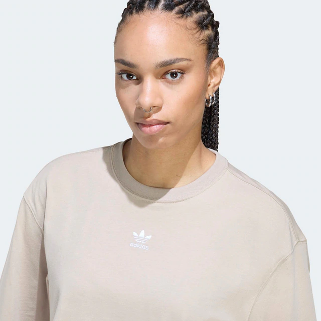 adidas Originals T-Shirt »ESSENTIALS CROP« mit Rundhalsausschnitt, ohne Verschluss, in normaler Länge