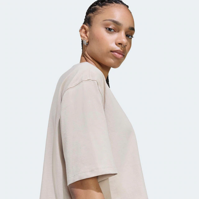 adidas Originals T-Shirt »ESSENTIALS CROP« mit Rundhalsausschnitt, ohne Verschluss, in normaler Länge
