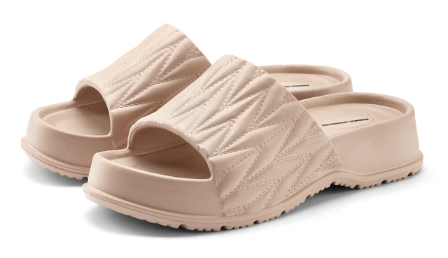 French Connection Badepantolette »Badeschlappe, Badelatsche, Mule, Sandale, offener Schuh, Sommerschuhe« Pantolette aus wasserabweisendem Material mit Plateausohle
