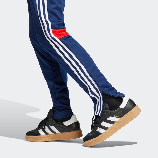 adidas Performance Trainingsanzug »TIRO 25 ESSENTIALS KIDS« 2 Stk. für Kinder, mit 2 Teilen, aus Polyester