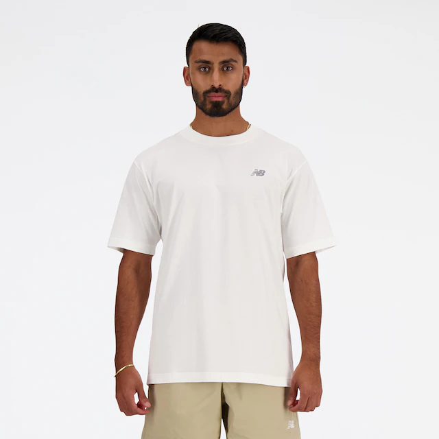 New Balance T-Shirt »SPORT ESSENTIALS COTTON T-SHIRT« sportlicher Stil, mit Rundhalsausschnitt, ohne Verschluss, Kurzarm