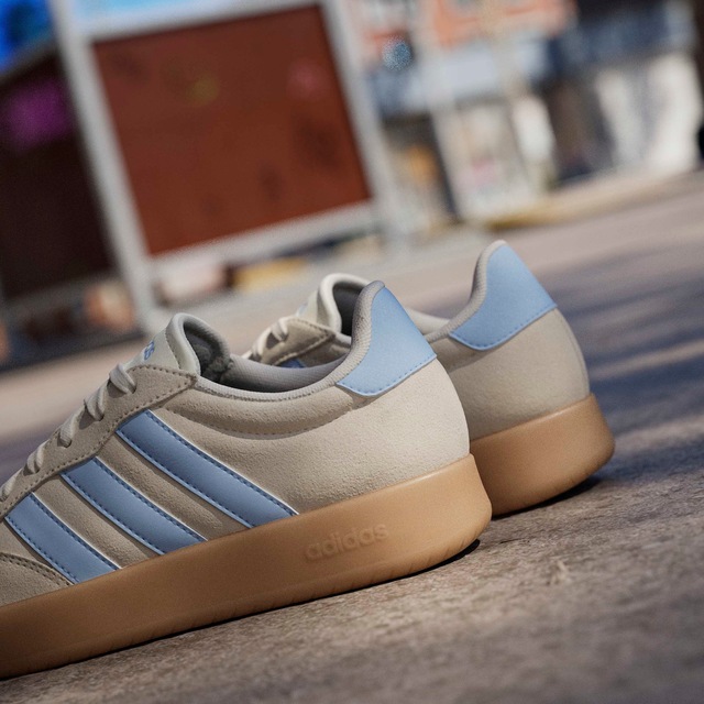 adidas Sportswear Sneaker »BARREDA« inspiriert vom Design des adidas handball spezial