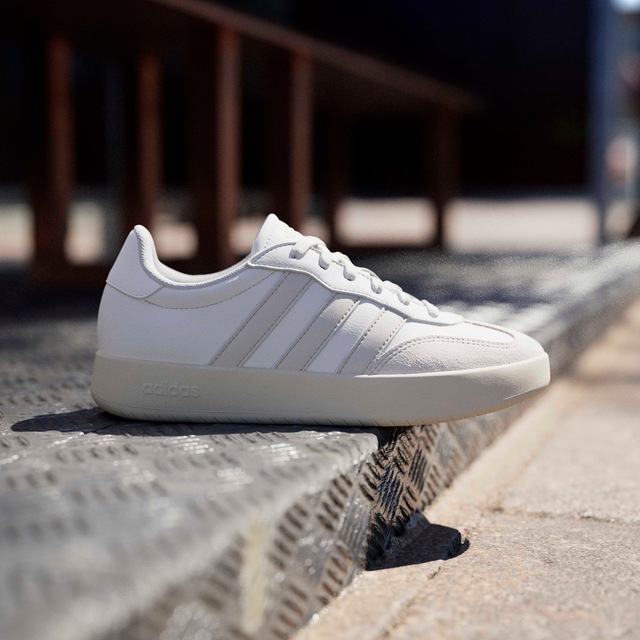 adidas Sportswear Sneaker »BARREDA« inspiriert vom Design des adidas handball spezial