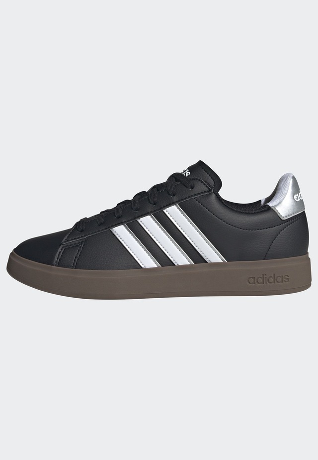adidas Sportswear Sneaker »GRAND COURT 2.0« Design auf den Spuren des adidas Superstar
