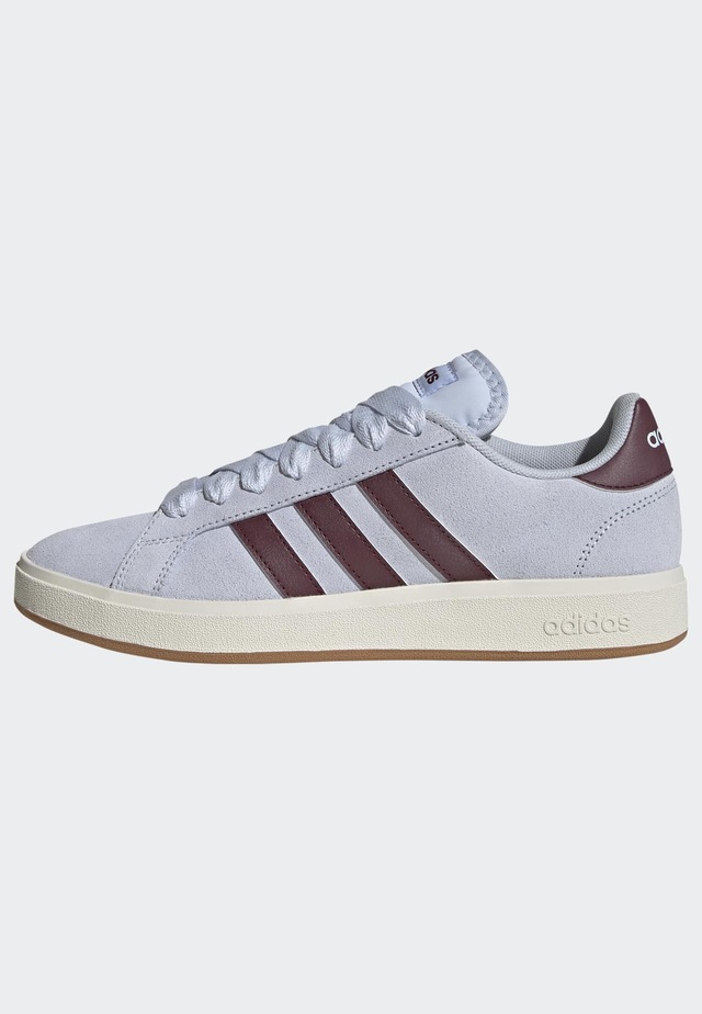 adidas Sportswear Sneaker »GRAND COURT BASE 00S« Design auf den Spuren des adidas Campus 00