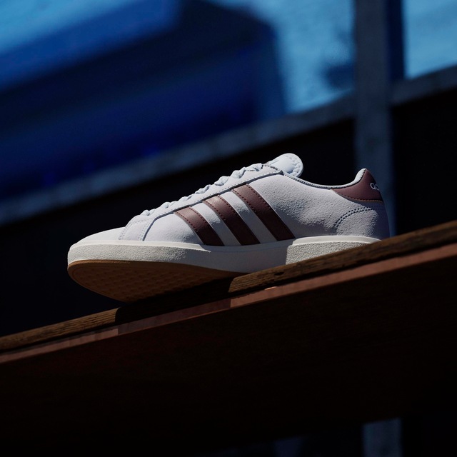 adidas Sportswear Sneaker »GRAND COURT BASE 00S« Design auf den Spuren des adidas Campus 00