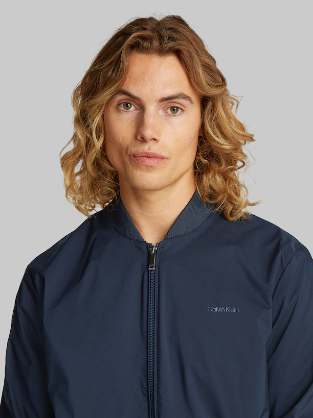 Calvin Klein Bomberjacke »MATTE BOMBER« ohne Kapuze Regular fit, mit Rundhalsausschnitt