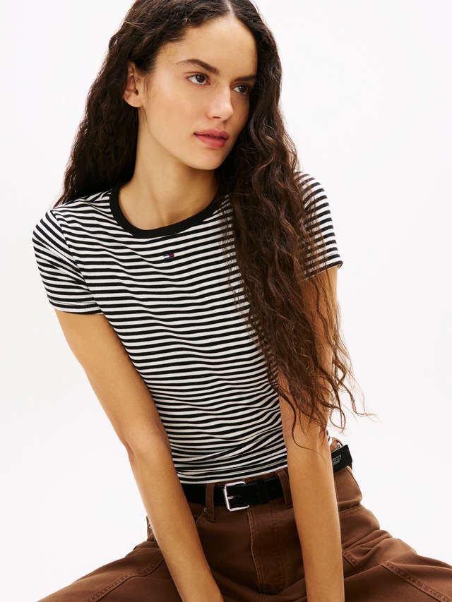 Tommy Jeans Kurzarmshirt »TJW 2PACK SLIM ESSENTIAL RIB SS« Packung, 2er-Pack, 2 tlg. mit gerippter Struktur, Rundhals