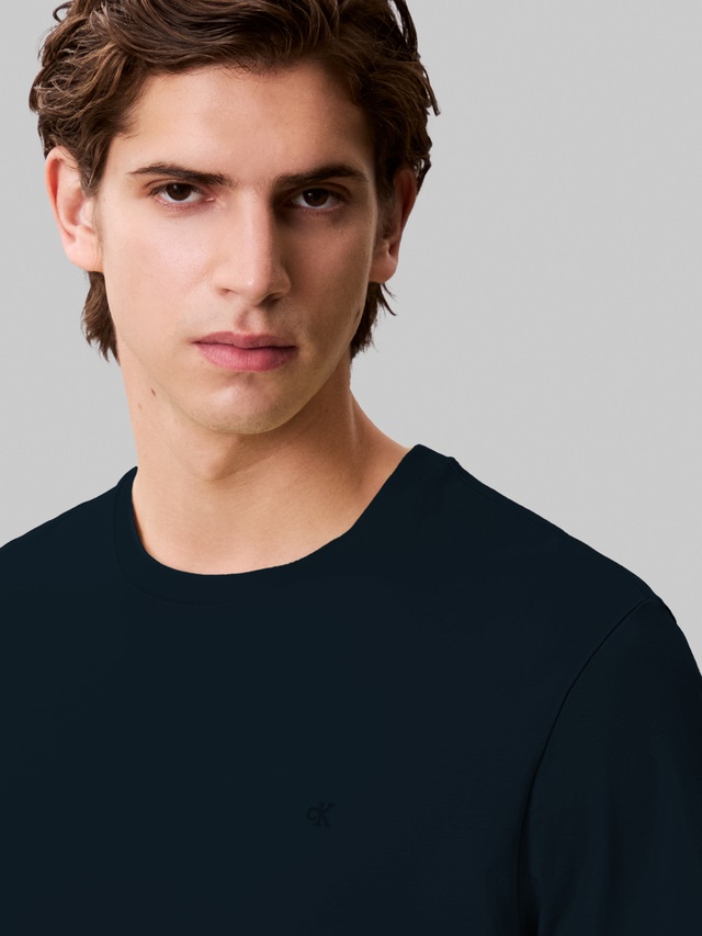 Calvin Klein Jeans T-Shirt »SS SMOOTH CTTN SOLID CREWNK TEE« mit Logo
