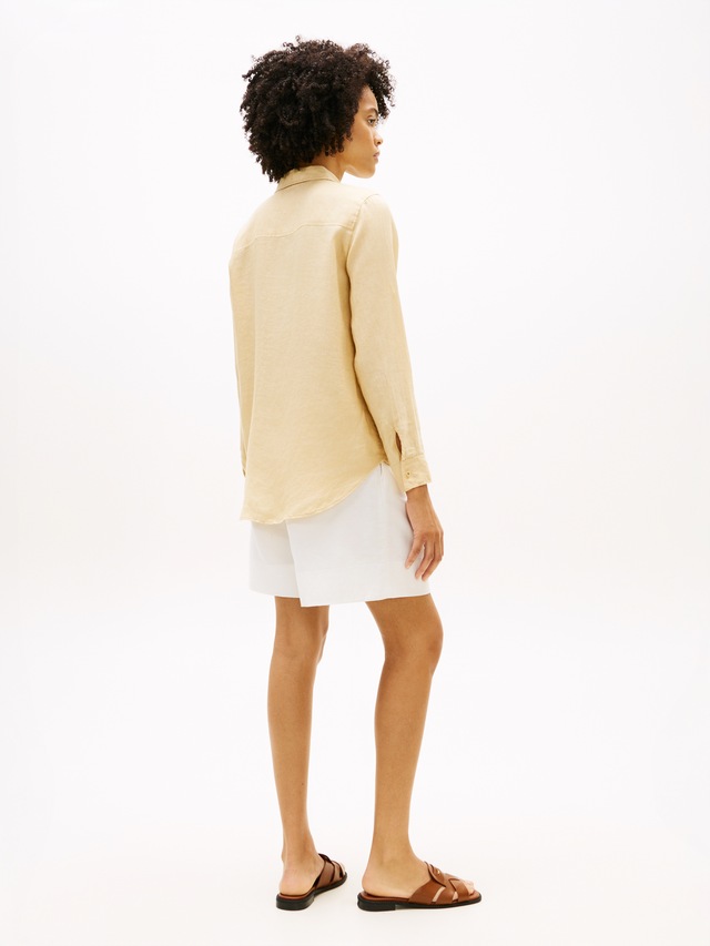 Tommy Hilfiger Hemdbluse »ESS LINEN RELAXED SHIRT« mit Logostickerei ,kühlendes Premium Leinen