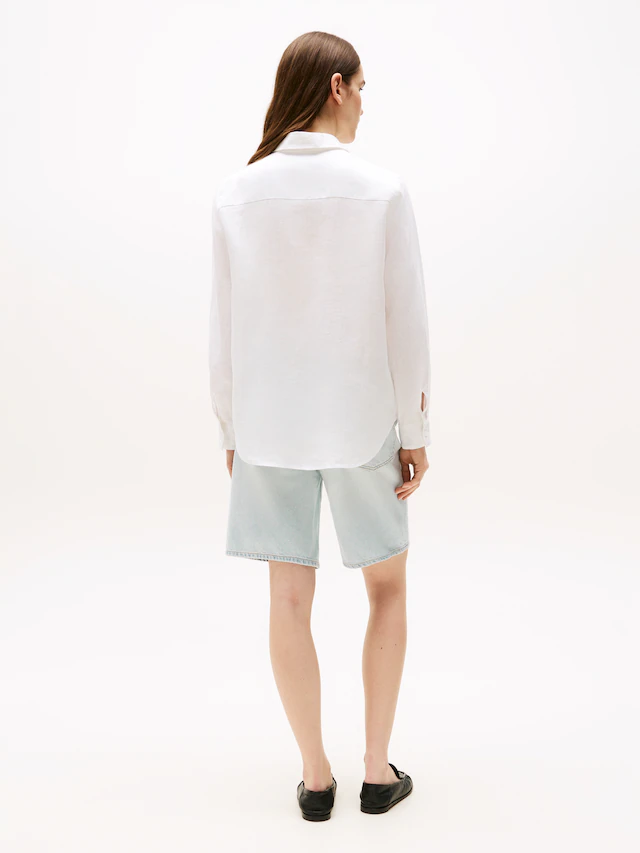 Tommy Hilfiger Hemdbluse »ESS LINEN RELAXED SHIRT« mit Logostickerei ,kühlendes Premium Leinen