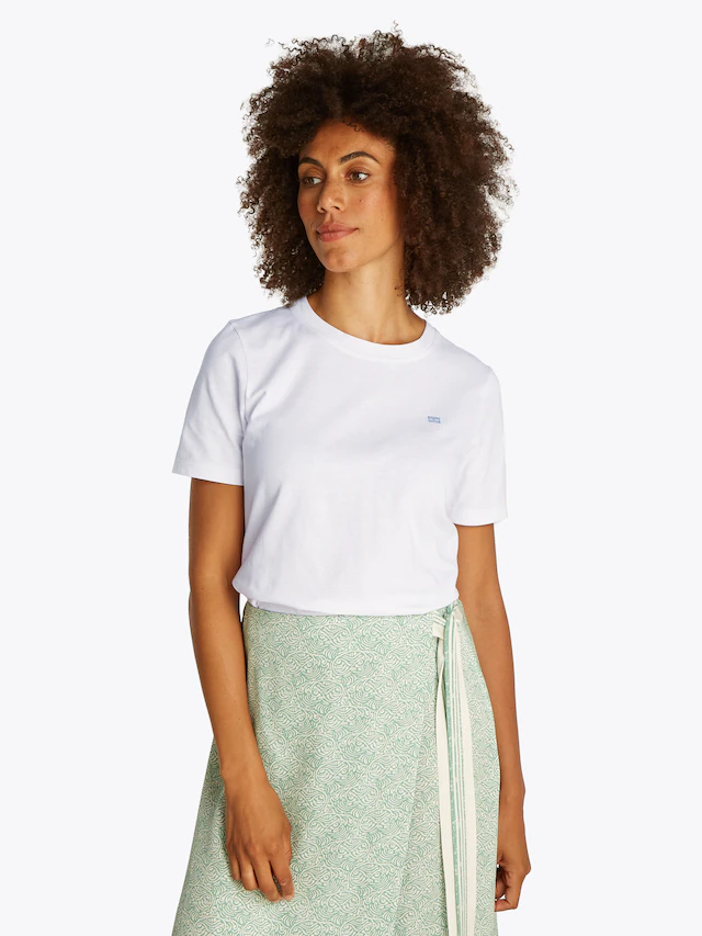 Tommy Hilfiger T-Shirt »REG CONTRAST FLAG SS TEE« mit Logostickerei