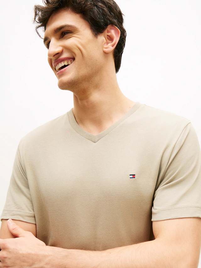 Tommy Hilfiger V-Shirt »ESSENTIAL V-NECK« unifarben, casual, regular fit, Baumwolle,