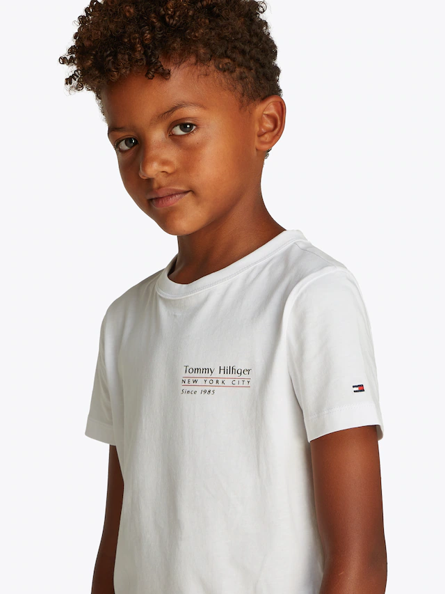 Tommy Hilfiger T-Shirt »FLAG FUN TEE SS« mit Grafik-Logo