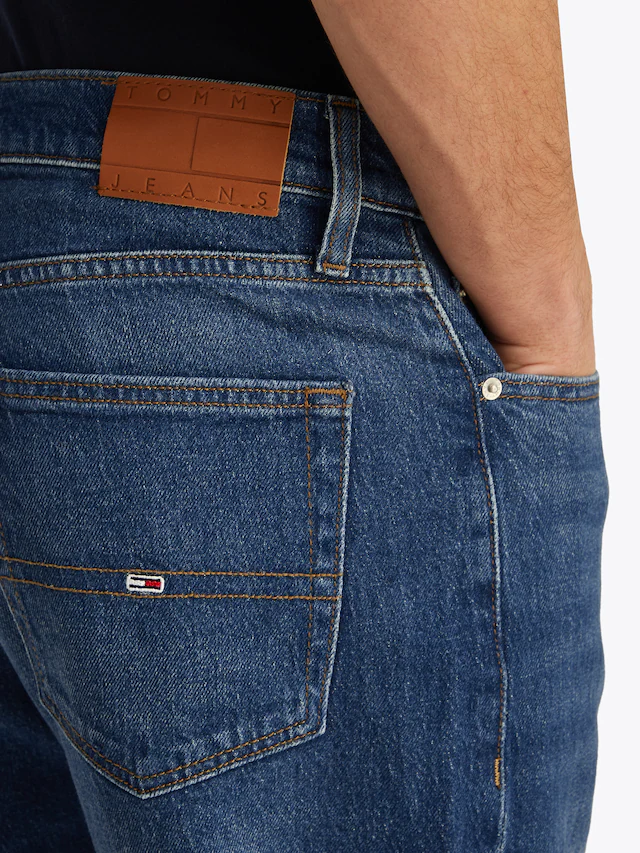 Tommy Jeans Gerade Jeans »Isaac Relaxed Tapered« Relaxed‑Fit‑Jeans mit konisch zulaufendem Bein