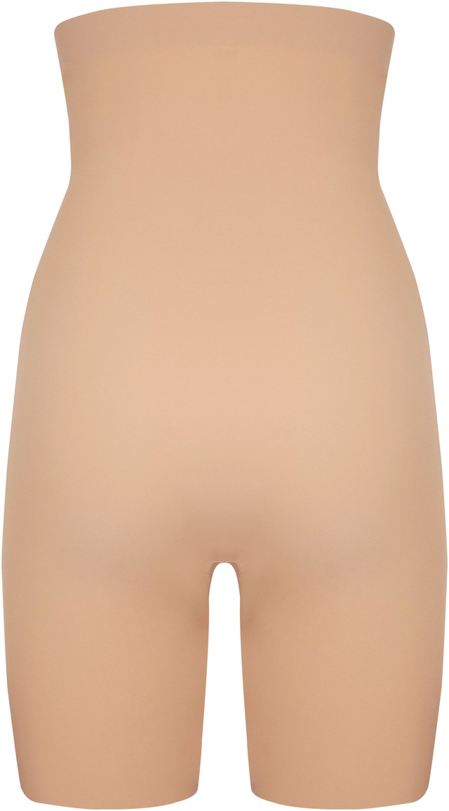 MAGIC Bodyfashion Panty »Maxi Hi-Bermuda« Silikonbesatz an der Oberseite verhindert ein Einrollen