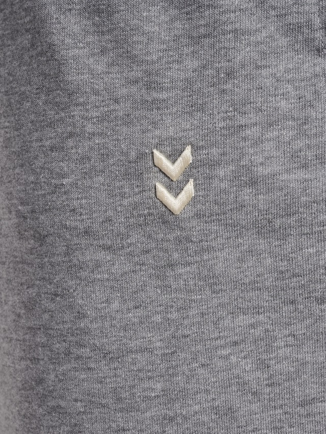 hummel Jogginghose »HMLPULSE SWEAT PANTS« mit gesticktem Chevron-Logo, aus Baumwolle und Polyester