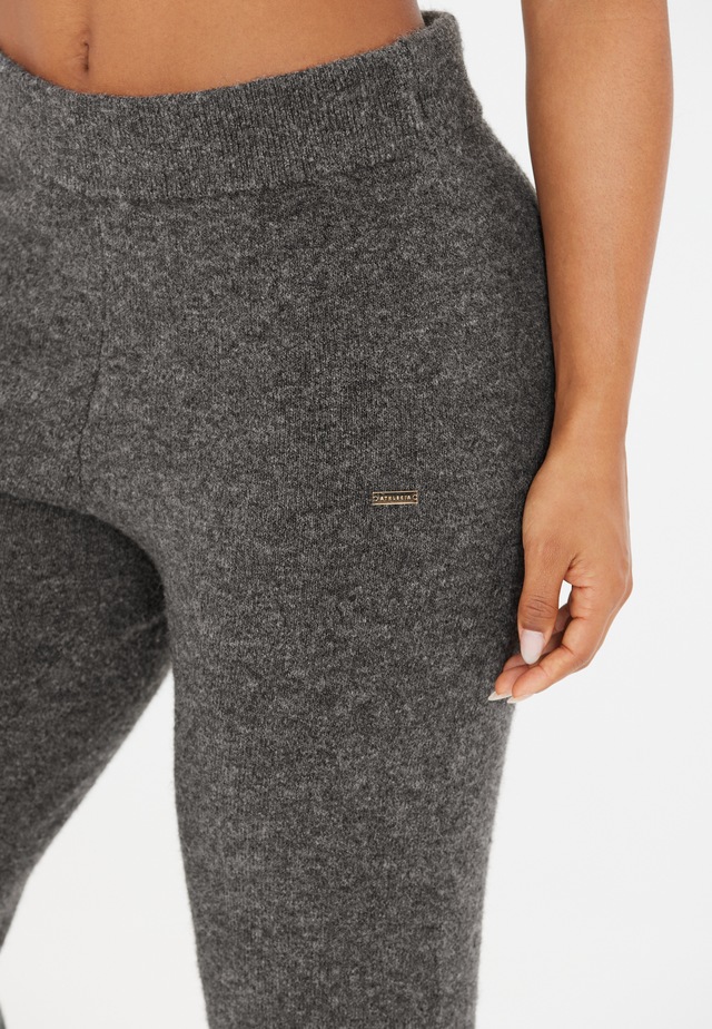 ATHLECIA Sweathose »Daviana« in tollem Strick-Design