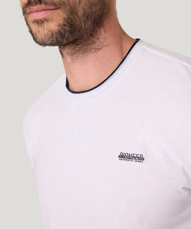 Pioneer Authentic Jeans T-Shirt mit kontrastfarbenen Details