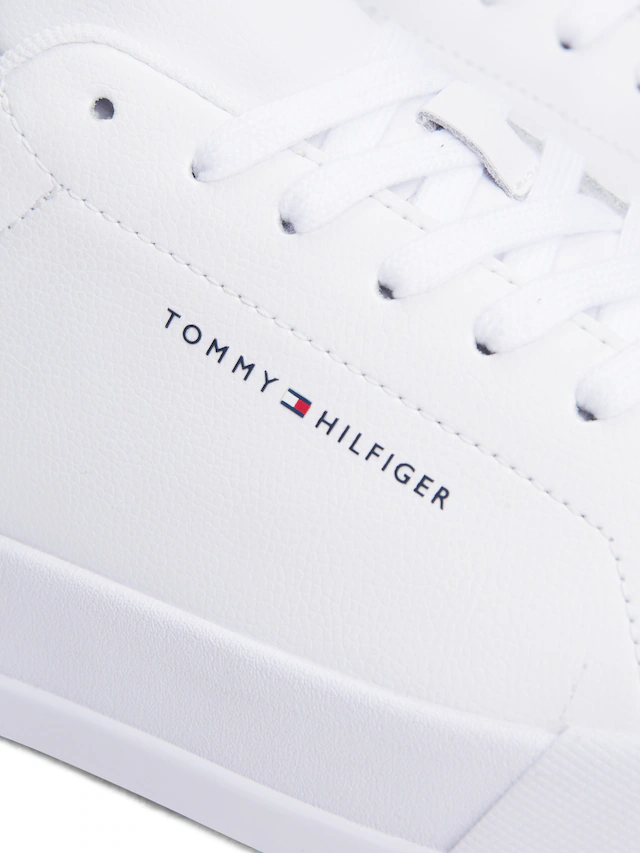 Tommy Hilfiger Sneaker »TH COURT LTH DETAIL ESS« , Freizeitschuh, Halbschuh, Schnürschuh mit seitlichem Logoschriftzug