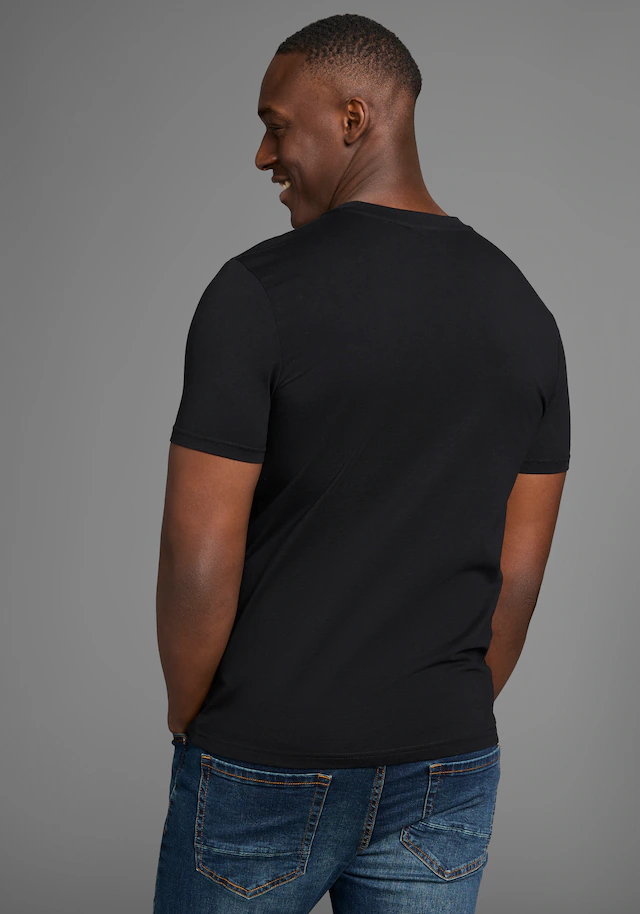Bruno Banani T-Shirt T-Shirt in schmaler Passform