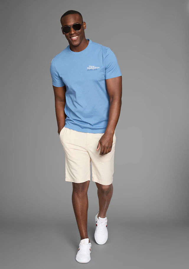 DELMAO T-Shirt mit dezentem Logo-Schriftzug im Club-Design