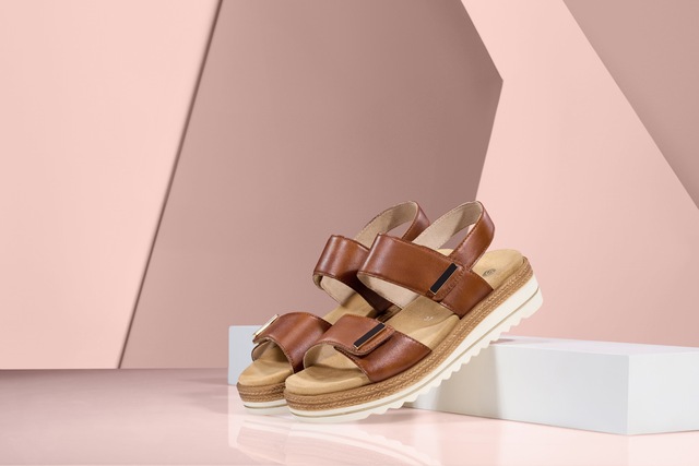 Remonte Keilsandalette Riemchensandale, Bequemschuh mit Schmuckelementen