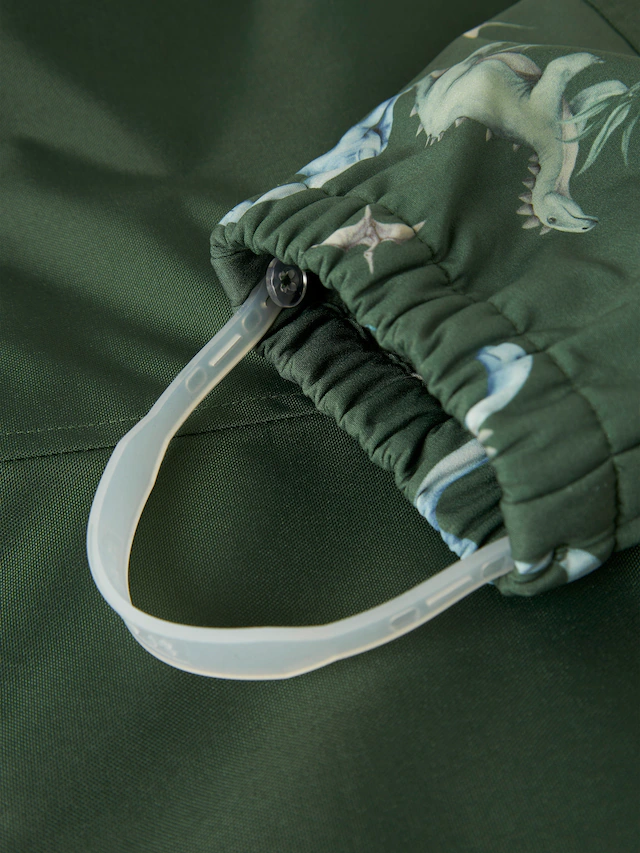 Name It »NMMALFA08 SOFTSHELL SUIT AOP 1FO NOOS« mit dekorativen und reflektierenden Details