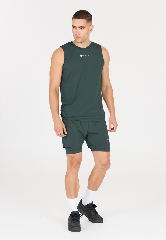 Virtus Shorts »Zayne« mit 4-Wege-Stretch und Innenhose