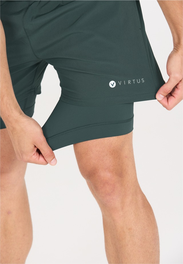Virtus Shorts »Zayne« mit 4-Wege-Stretch und Innenhose