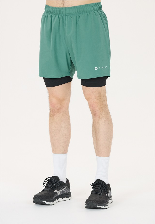 Virtus Shorts »Zayne« mit 4-Wege-Stretch und Innenhose