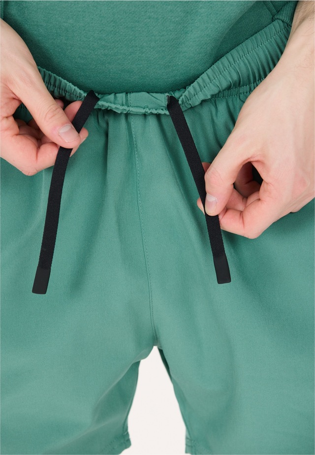 Virtus Shorts »Zayne« mit 4-Wege-Stretch und Innenhose
