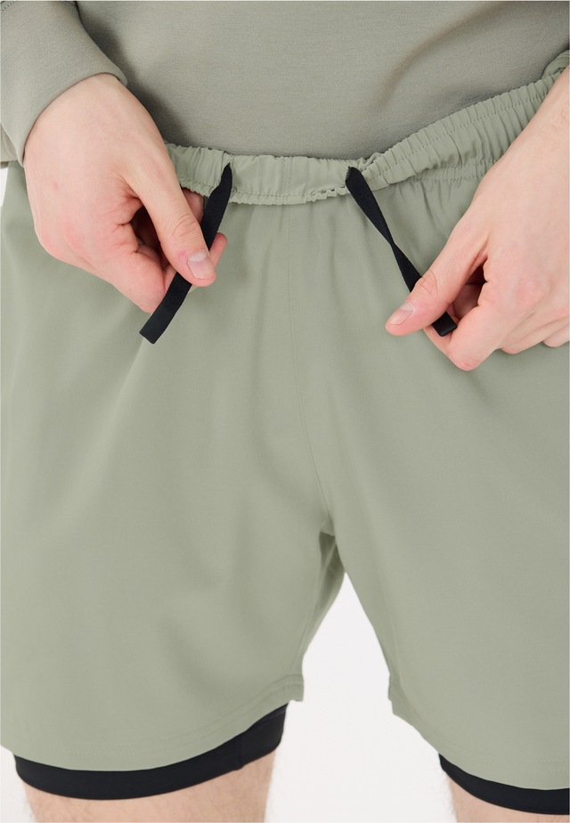 Virtus Shorts »Zayne« mit 4-Wege-Stretch und Innenhose