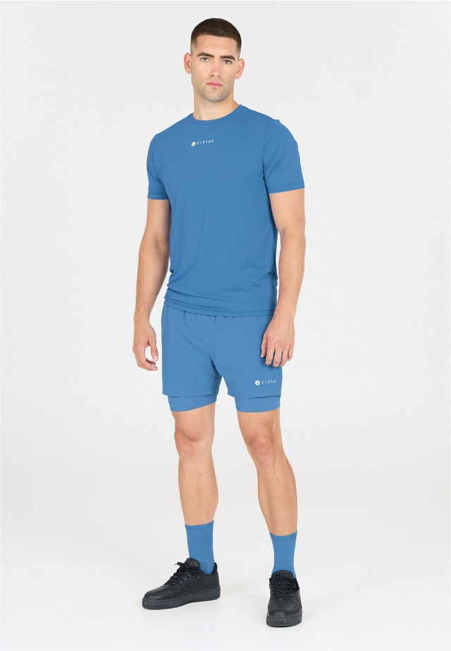 Virtus Shorts »Zayne« mit 4-Wege-Stretch und Innenhose