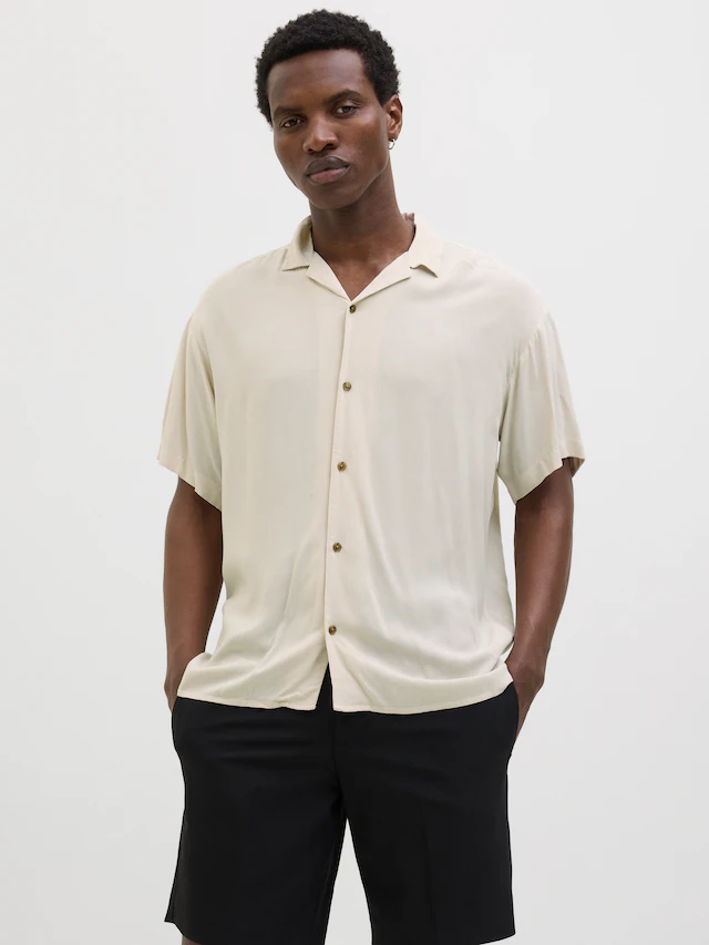 Jack & Jones Kurzarmhemd »JJEJEFF SOLID RESORT SHIRT S/S SN« mit Resort Kragen