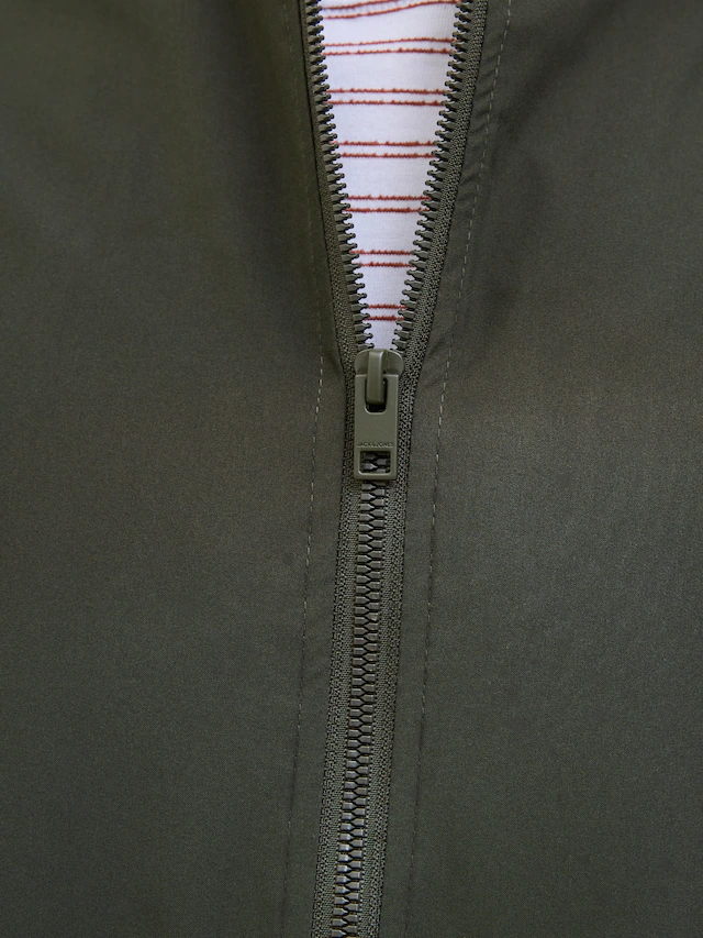 Jack & Jones Bomberjacke »JJECHARGE BOMBER JACKET NOOS« ohne Kapuze mit Rippbündchen