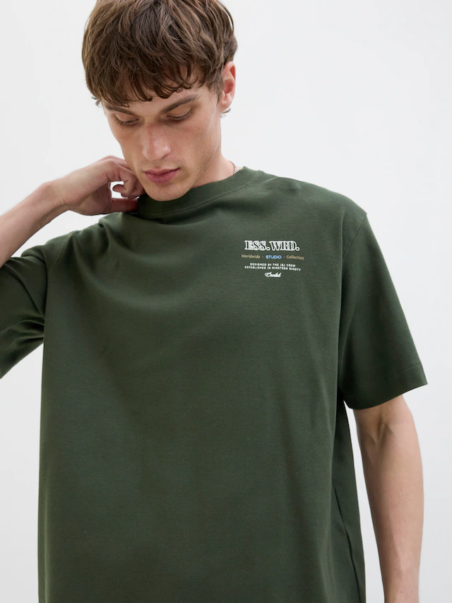 Jack & Jones Rundhalsshirt »JJEURBAN EDGE STUDIO TEE SS O-NECK NOOS« mit Front und Back Print